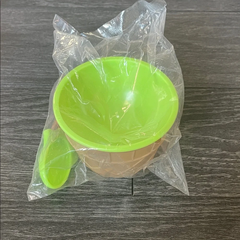 Vibrant Ice Cream Bowl and Spoon Set